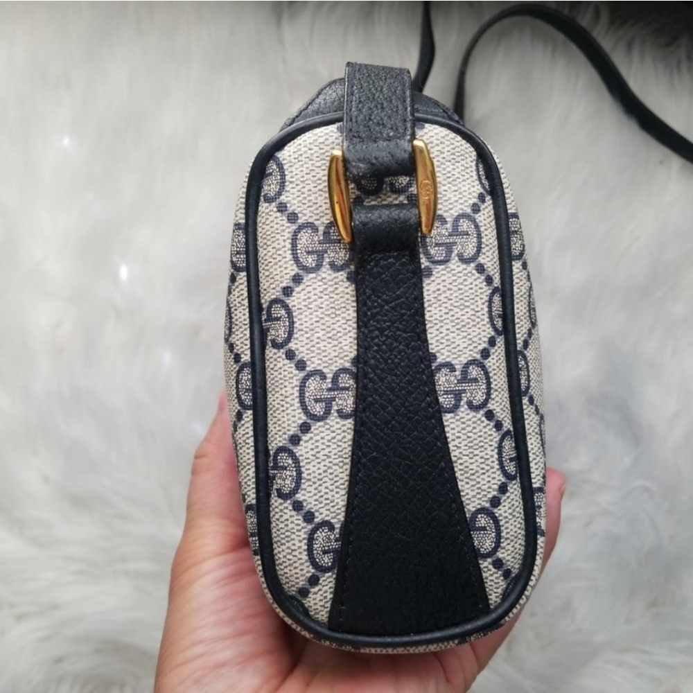 Authentic Vintage Gucci Crossbody Bag - Picture 9 of 12